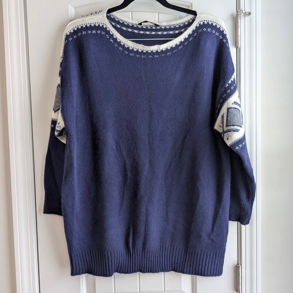 BloomChic 14/16 Navy Blue Crew Neck Sweater with White Accents